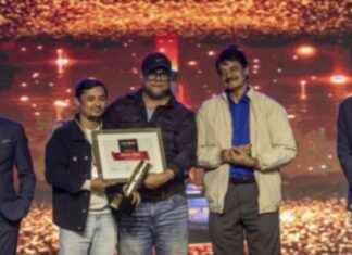 Mahmud Manjur Achieves Borsaera Poet Award mahmud-manjur-achieves-borsaera-poet-award