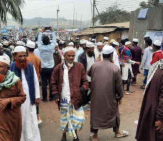 দেশের সর্ববৃহৎ জুমার নামাজ আদায় ইজতেমা ময়দানে