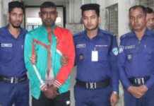 Arrest of Robber with Weapons in Nilkhet Chowrasta arrest-of-robber-with-weapons-in-nilkhet-chowrasta