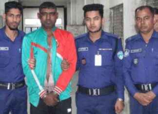 Arrest of Robber with Weapons in Nilkhet Chowrasta arrest-of-robber-with-weapons-in-nilkhet-chowrasta