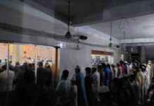 First Taraweeh Prayer at Khulna Mosque – Worshippers Flock first-taraweeh-prayer-at-khulna-mosque-worshippers-flock