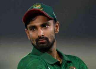 মানসিক স্ট্রেসে বিজয়ের গোলামী